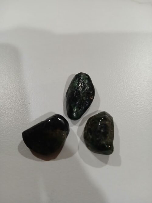 Emerald Guardian Stone – Truth-Teller Crystal of Love & Protection (India)